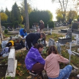 wolontariusze-sprztaj-cmentarz